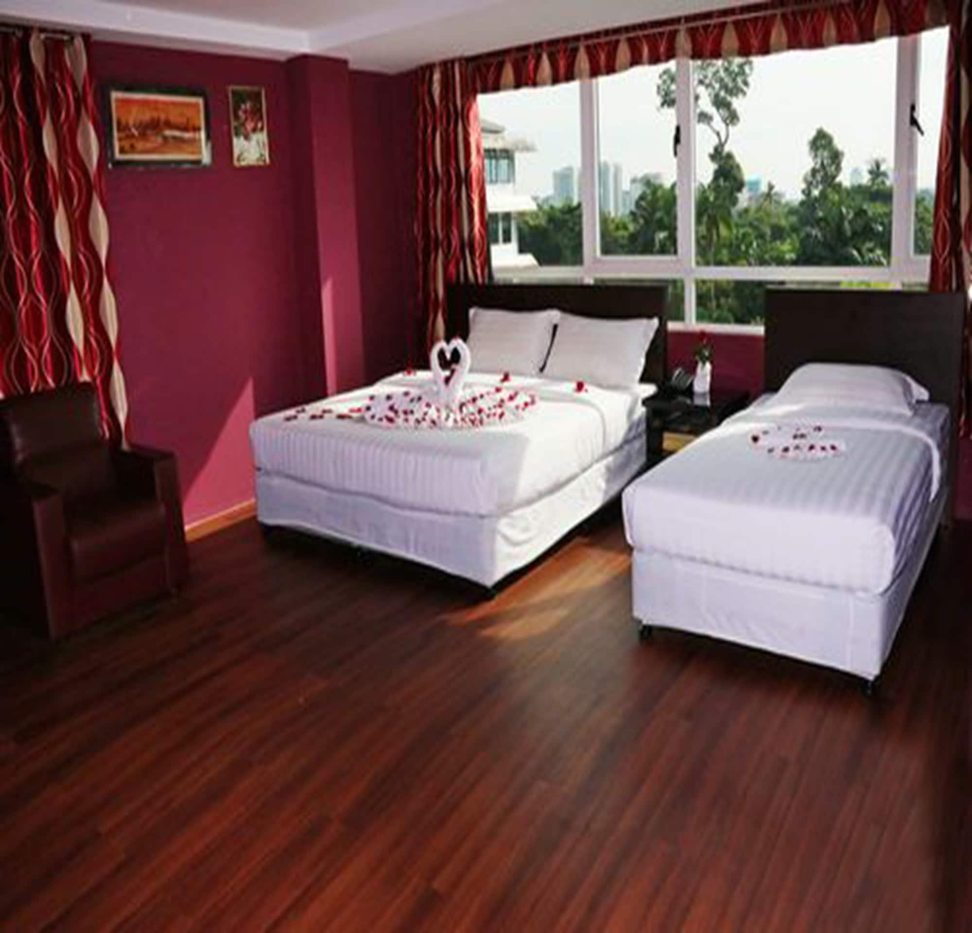 Beauty Land Hotel Yangon Exterior photo