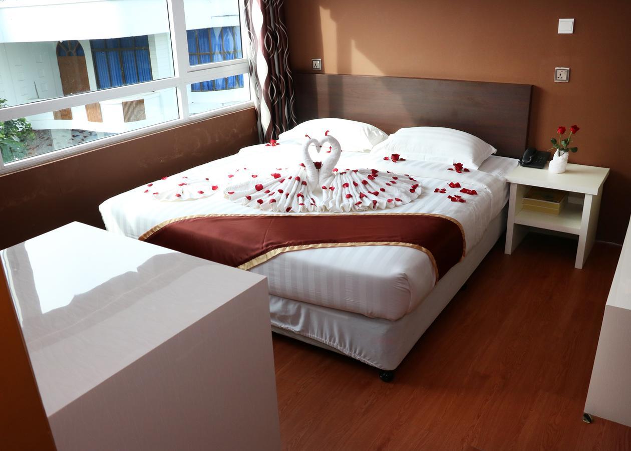 Beauty Land Hotel Yangon Exterior photo